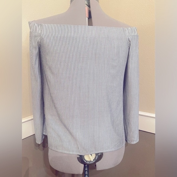 MERONA Off The Shoulder Top Size Small Open Tulip Sleeve Cropped Striped Gray - Picture 6 of 6